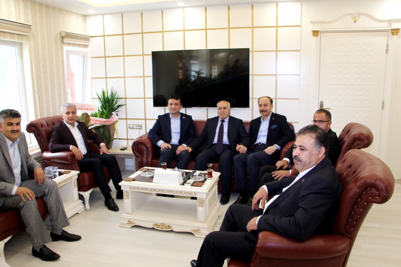 Mardin Yeşilli Belediye Başkanı, Belediye Başkanı Aksak`ı Ziyaret Etti