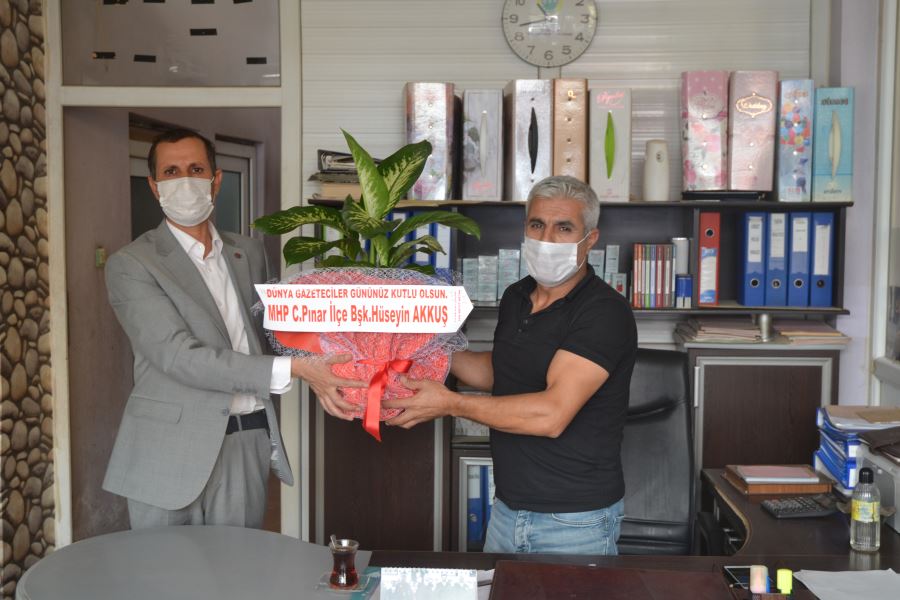 MHP İLÇE BAŞKAN’INDAN GAZETECİLER GÜNÜNDE DUYGULANDIRAN ZİYARET