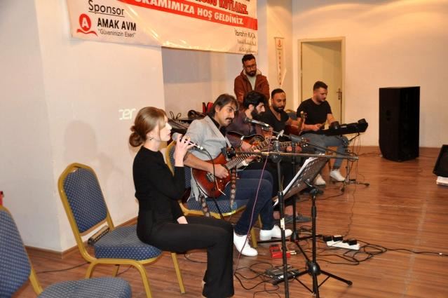  Ceylanpınar da öğretmenler mini konserle eğlendi.