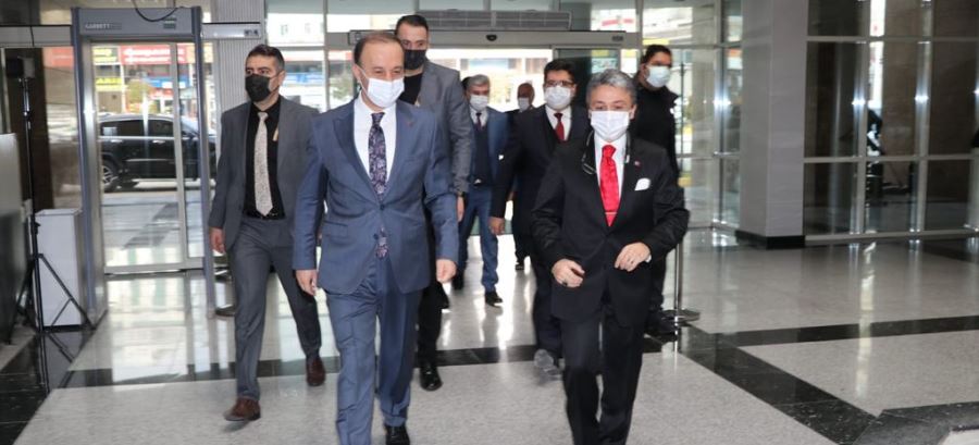BAŞSAVCI YENİÇERİ