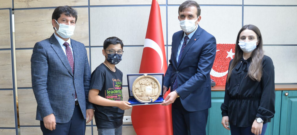 DÜNYA PİYANO YARIŞMASININ BİRİNCİSİ RODİN ÖDÜLLENDİRİLDİ