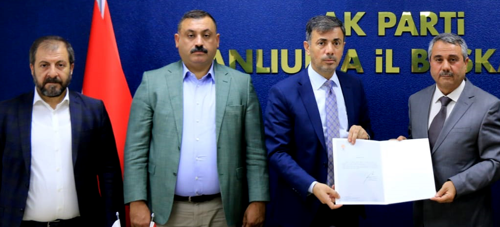 CEYLANPINAR YENİ İLÇE BAŞKANI ABDÜLCELİL DOĞANTEKİN  MAZBATASINI ALDI