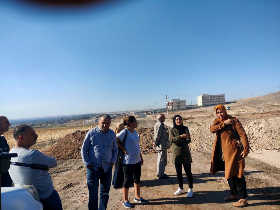 ceylanpınarda belediye vatandaşların tapulu arsalarından geçirdiği yolu 