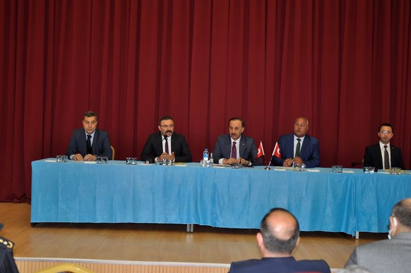 Vali Erin, muhtarların istek ve sorunlarını dinledi