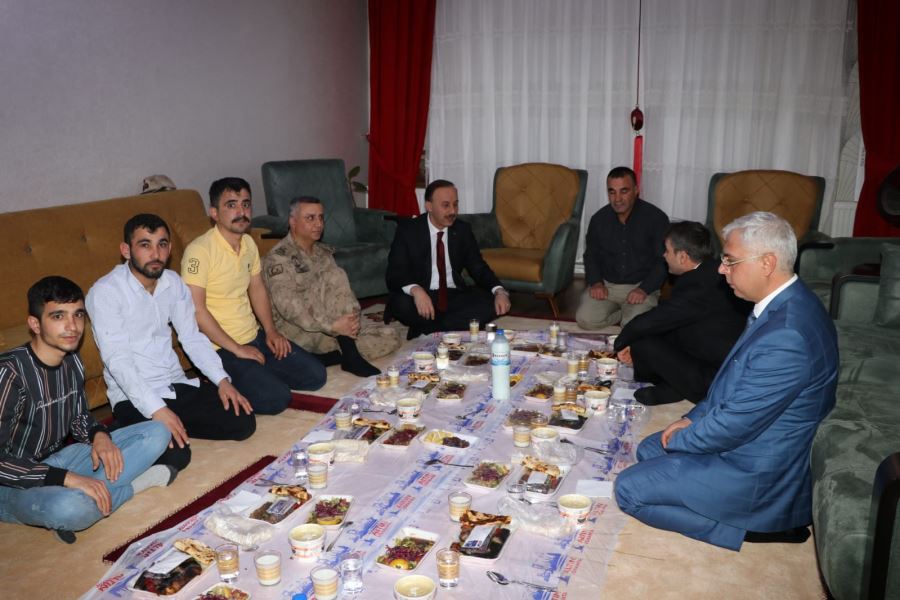 Şehit ve Gazi Ailelerinin İftar Konuğu, Vali Erin Oldu