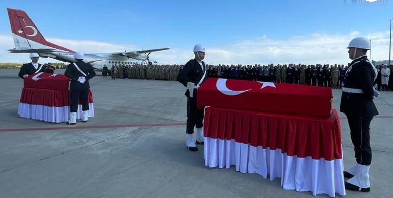 Tel Abyad’da şehit olan 2 polis memuru memleketine uğurlandı