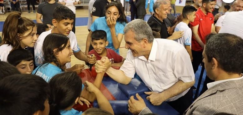 Başkan Beyazgül, ‘Gençler İçin Durmak Yok, Yola Devam’’