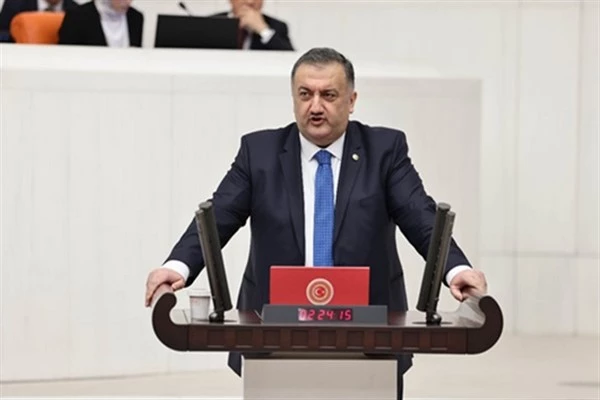 Karal: “Hayır kurumu değil siyasi partiyiz, bu nedenle kendi logomuzla seçime gireceğiz”