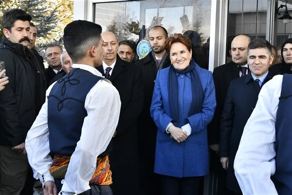 Akşener