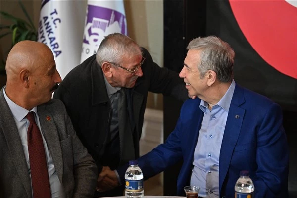 Başkan Yavaş, muhtarlarla buluştu    