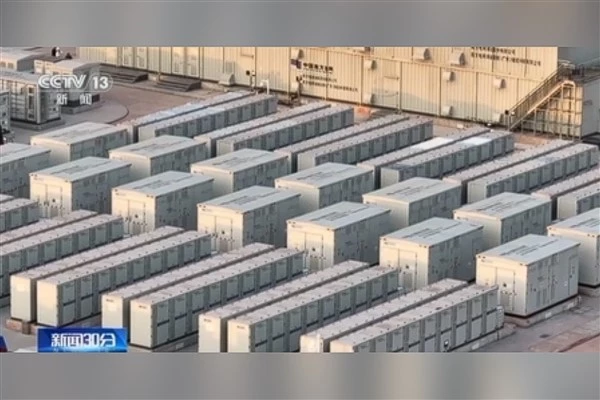Çin’de 5,5 futbol sahası büyüklüğündeki enerji deposu hizmete girdi