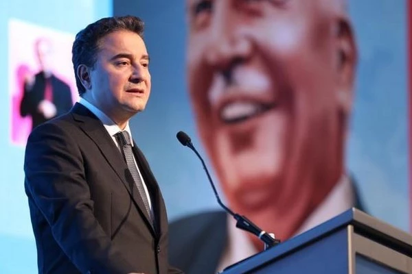 Babacan: “Kimse bizden yumruğu, şiddeti savunmamızı beklemesin”