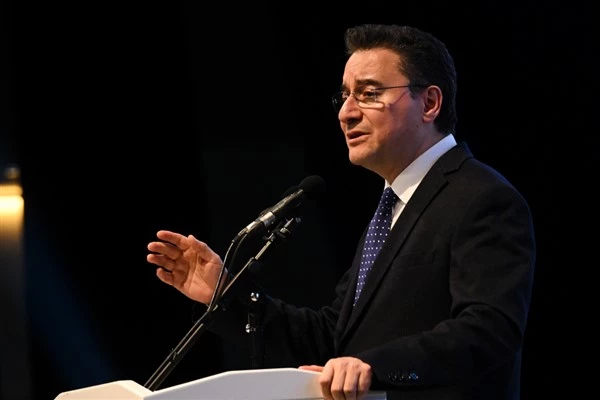 Babacan: “Zenginle yoksul arasındaki uçurum sürekli büyüyor”