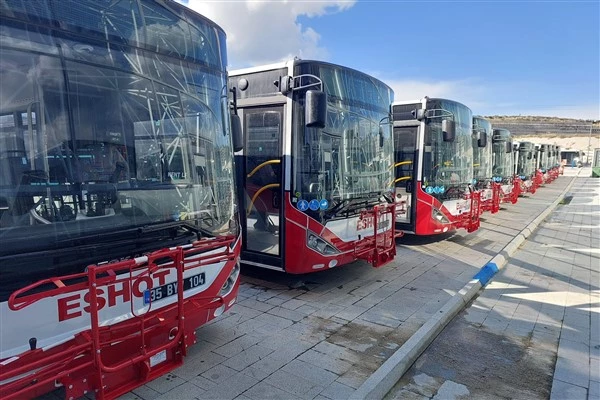 İzmir Büyükşehir Belediyesi filosuna 23 yeni otobüsü dahil etti