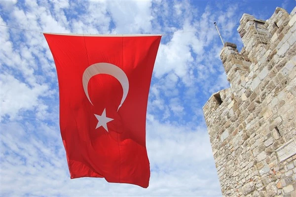 Bakan Işıkhan’dan Elazığ’da şehit ailesine ziyaret 