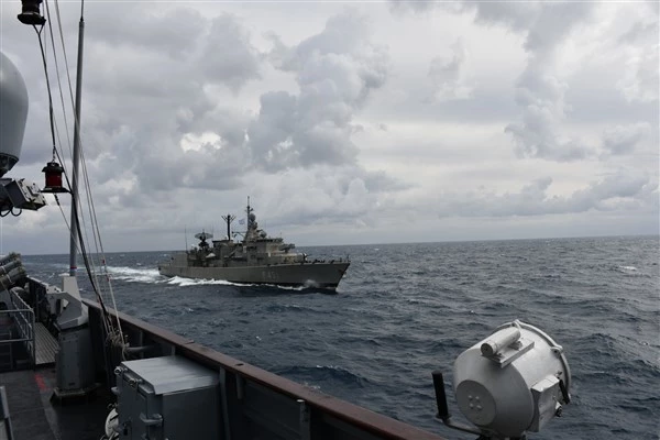 TCG Heybeliada, HS Limnos ile gelişmiş manevra talimleri yaptı