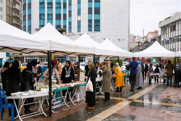 Diyarbakır’da Filistin için yardımlaşma kermesi düzenlendi