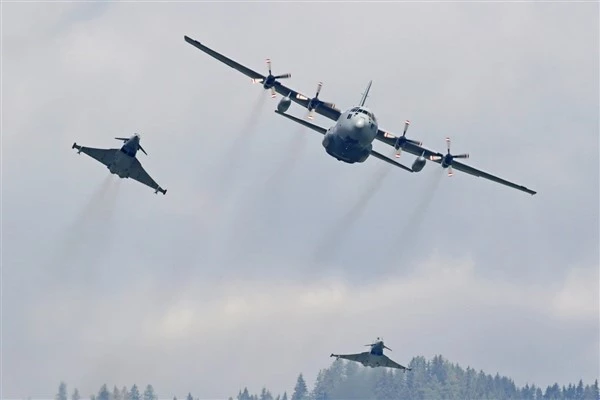 İsrail savaş uçakları, Hizbullah