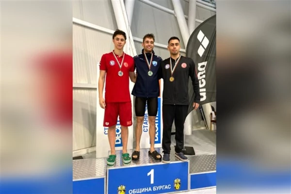 Kurtoğlu, Sharks Swimming Cup Yüzme Müsabakası