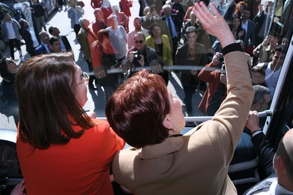 Akşener, Kahramankazan