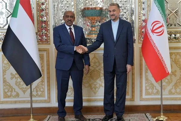 İran Dışişleri Bakanı Abdullahiyan, Sudan Dışişleri Bakanı Es Sadık ile görüştü