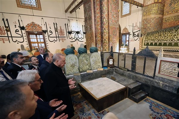 Cumhurbaşkanı Erdoğan’dan Mevlana Türbesi