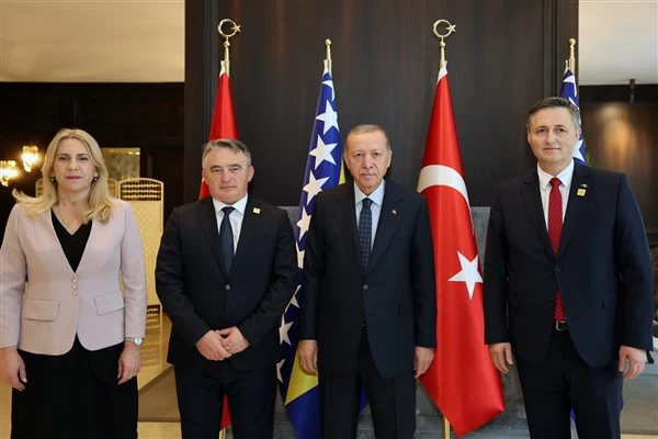 Cumhurbaşkanı Erdoğan, Bosna Hersek Devlet Başkanlığı Konseyi üyeleriyle görüştü