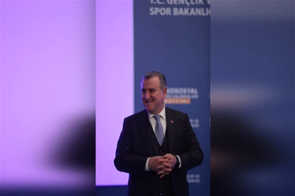Bakan Bak’tan milli sporcu Duman için tebrik mesajı 