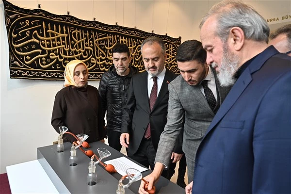 Başkan Aktaş, Kabe örtüleri sergisini gezdi