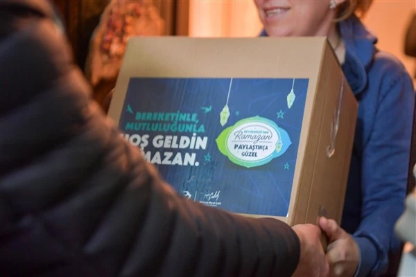 Beylikdüzü Belediyesi’nden İhtiyaç sahibi ailelere ramazan kolisi yardımı 