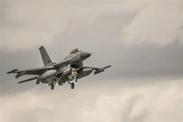 IDF: Savaş uçakları Gazze Şeridi