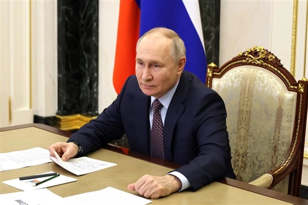 Putin, Tchiani ile telefonda görüştü
