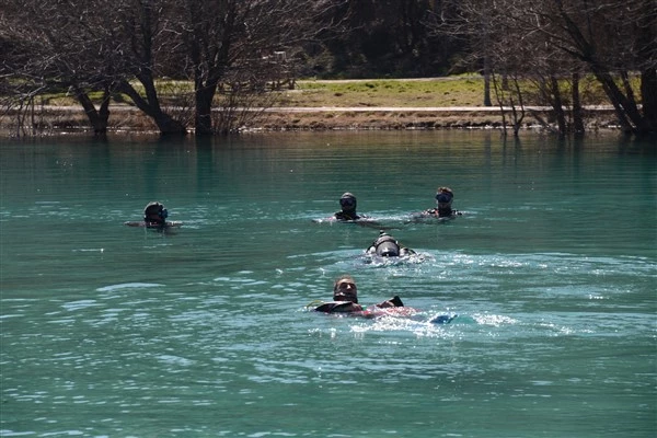 Malatya’da, Su Altı Arama Kurtarma ekipleri Orduzu Göleti’ni temizliyor 