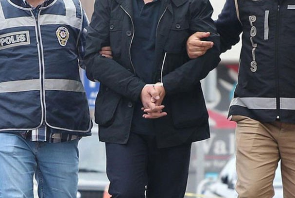 47 öğretmene gözaltı kararı