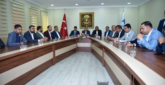 Ak Parti İl Yönetimi Ceylanpınar`a çıkarma yaptı