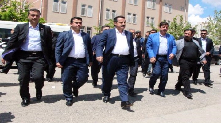 Bakan Faruk Çelik Şanlıurfa`da Oyunu Kullandı