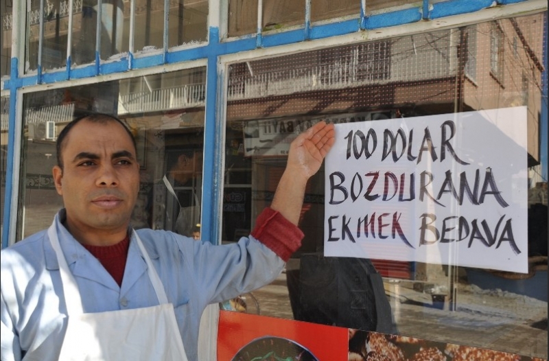 Ceylanpınar? da   Dolar?ı Bozdur Ekmeği Götür Kampanyası