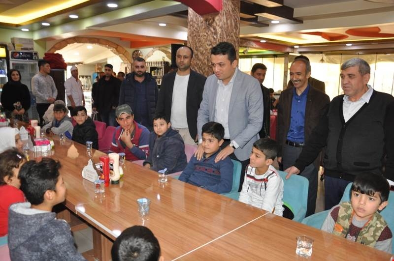 Ceylanpınar ilçe kaymakamı  Mehmet Keklik, öksüz ve yetim çocukları ziyaret etti.