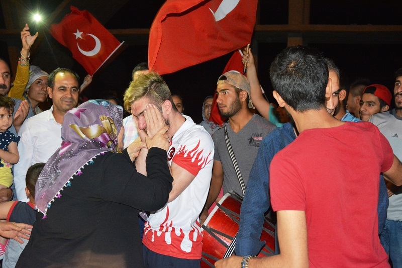 CEYLANPINAR ŞAMPİYONA YAKIŞIR KARŞILAMADA GÖZYAŞLARI SEL OLDU