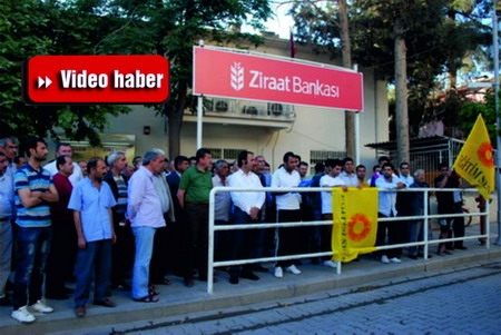 Ceylanpınar, tayini çıkan banka müdürü için eylem yaptı