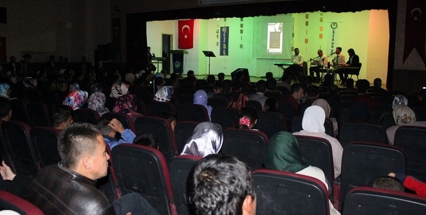 Ceylanpınar`da Kutlu Doğum konulu şiir dinletisi