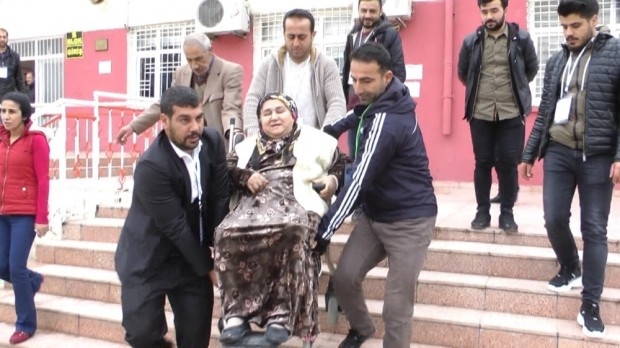 Ceylanpınar?da  Oy Kullanma İşlemi Sorunsuz Devam Ediyor
