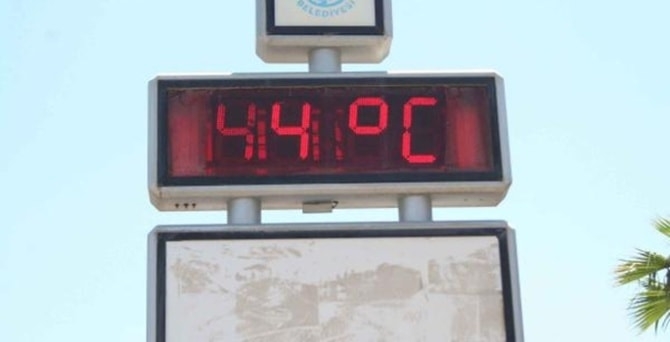 Ceylanpınar?da Sıcaklık 44 Dereceyi Aştı! Uyarılar Peş Peşe Geldi