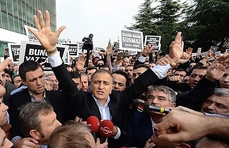 Dumanlı Tutuksuz Yargılanacak; Karaca Tutuklandı 