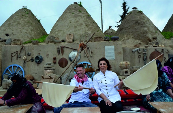 Dünyaca Ünlü Şef Harran`da Ekmek Açtı