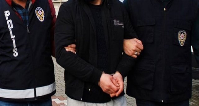Hilvan?da 11 öğretmen tutuklandı