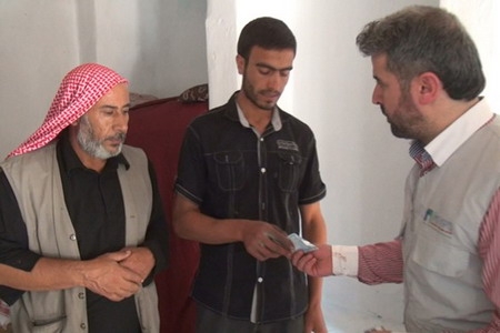IHO EBRAR,  Ceylanpınar`da mültecilere kurban eti dağıttı
