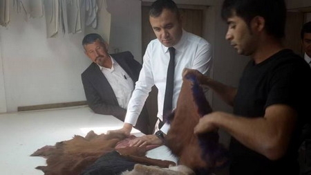 Kaymakam Sarı, Evrenpaşa?daki deri ustaları ile bir araya geldi