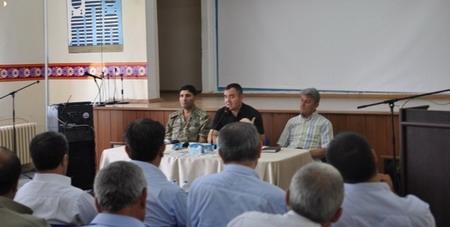 Kaymakam Sarı, Köy Muhtarlarıyla Buluştu