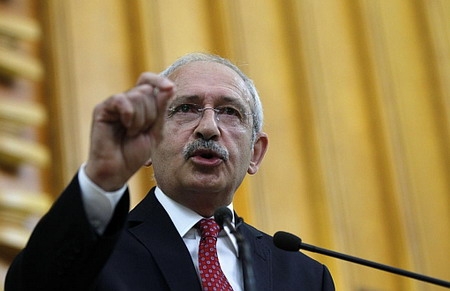 Kılıçdaroğlu`na Mecliste Yumruklu Saldırı 